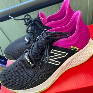 New Balance Fresh Foam ROAV US size 8